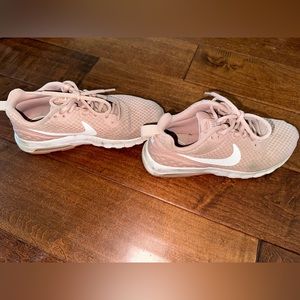 VUC Pink Nike Sneakers Sz 6.5
